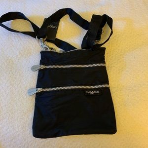 NWT black Baggallini Crossbody bag